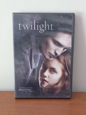 Twilight DVD Movie - Robert Pattinson, Kristen Stewart